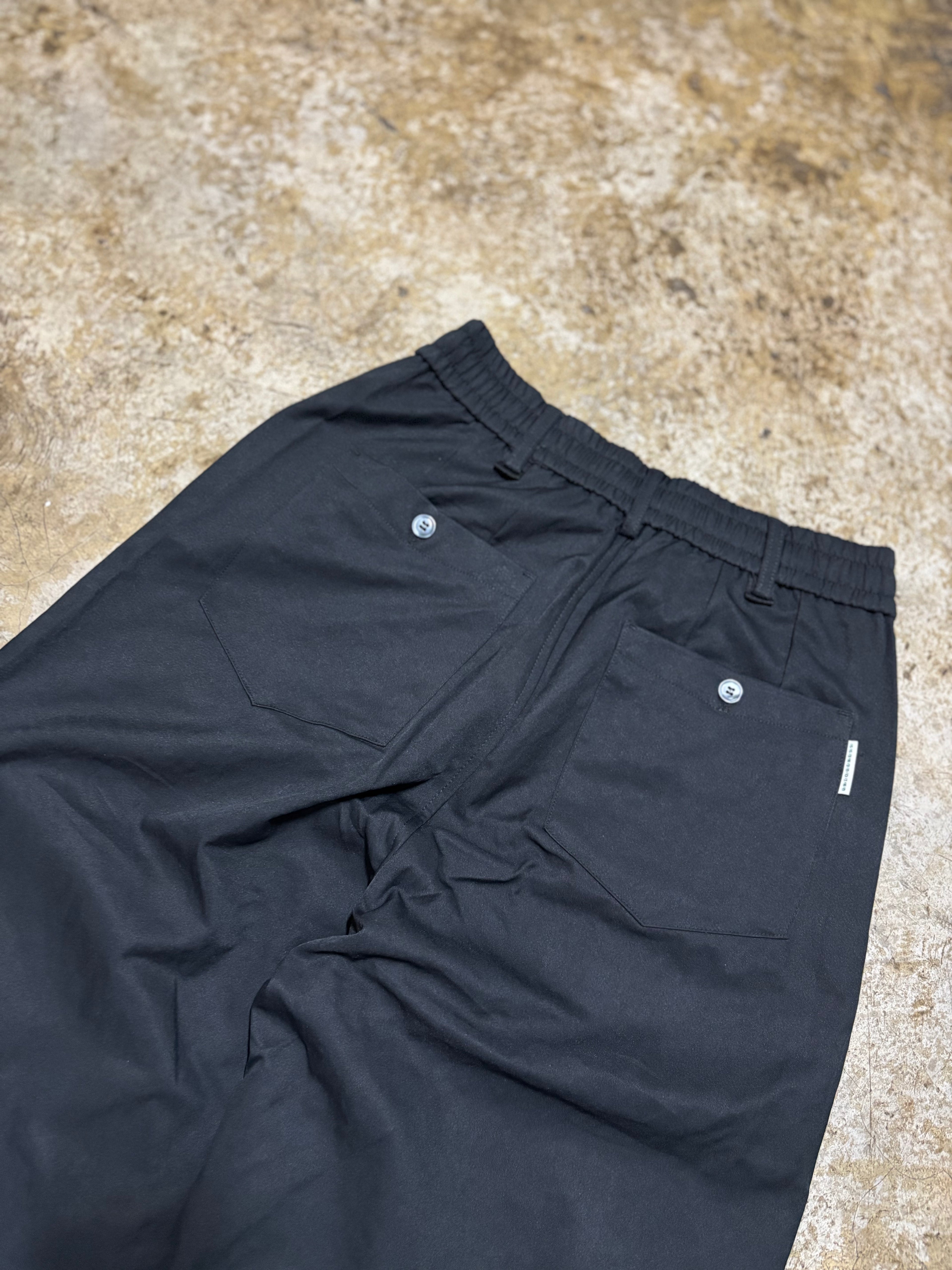 Black Wide-Leg Utility Cargo Trousers – Unisex Relaxed Fit