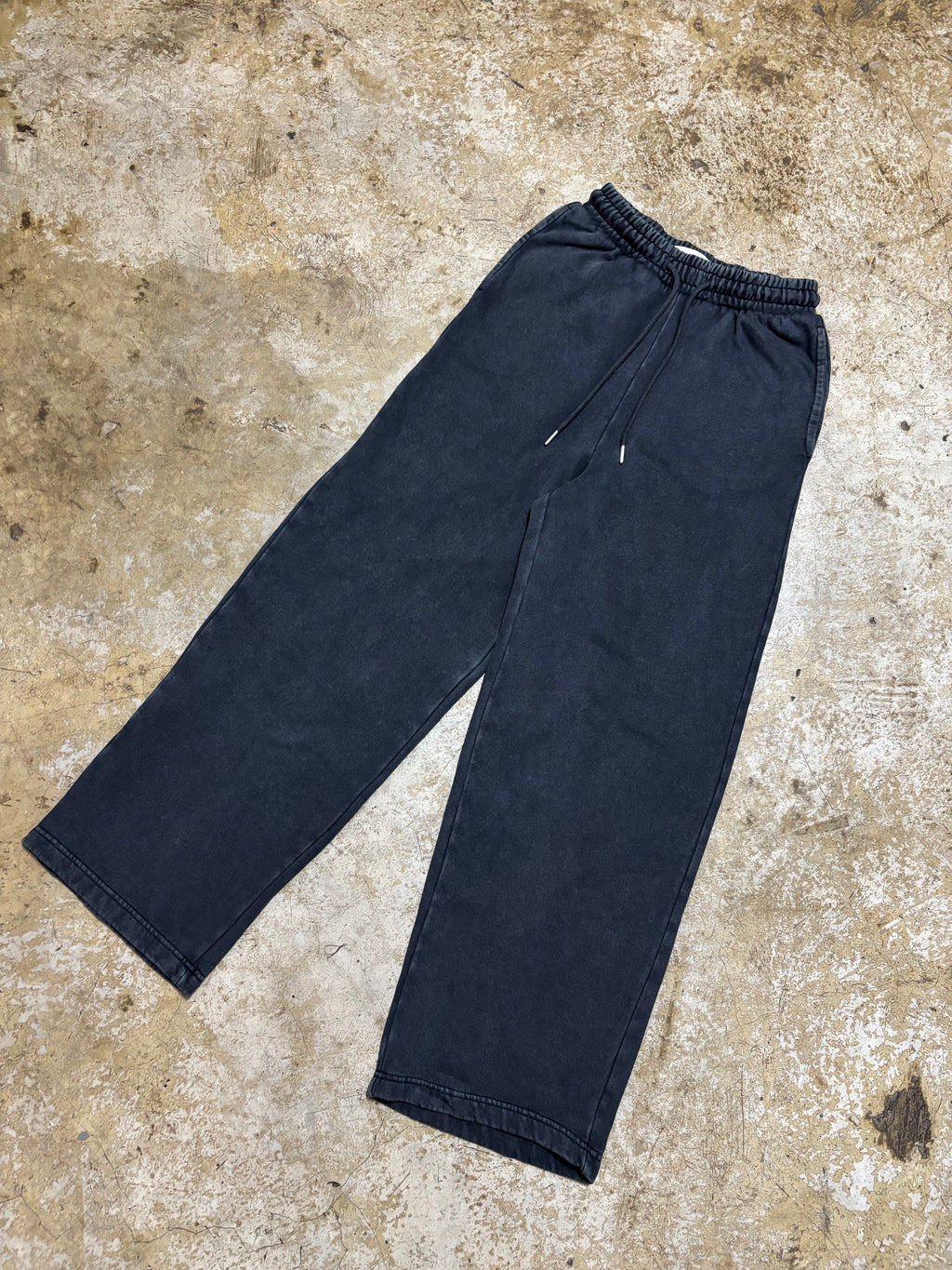 Vintage Washed Wide-Leg Sweatpants – Unisex Relaxed Fit Joggers