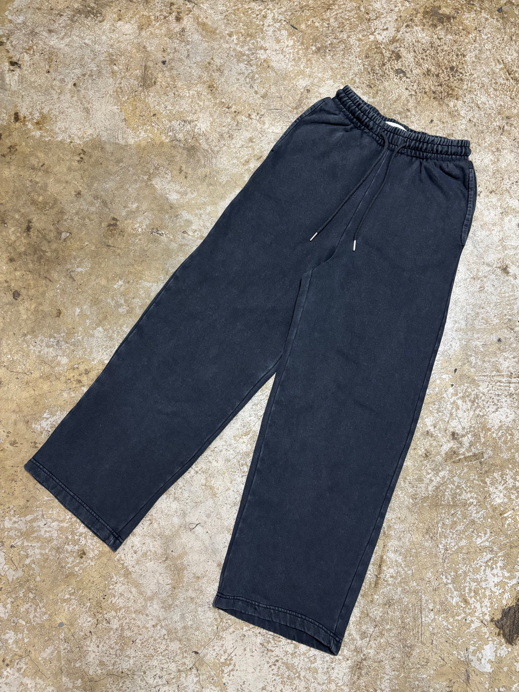 Vintage Washed Wide-Leg Sweatpants – Unisex Relaxed Fit Joggers