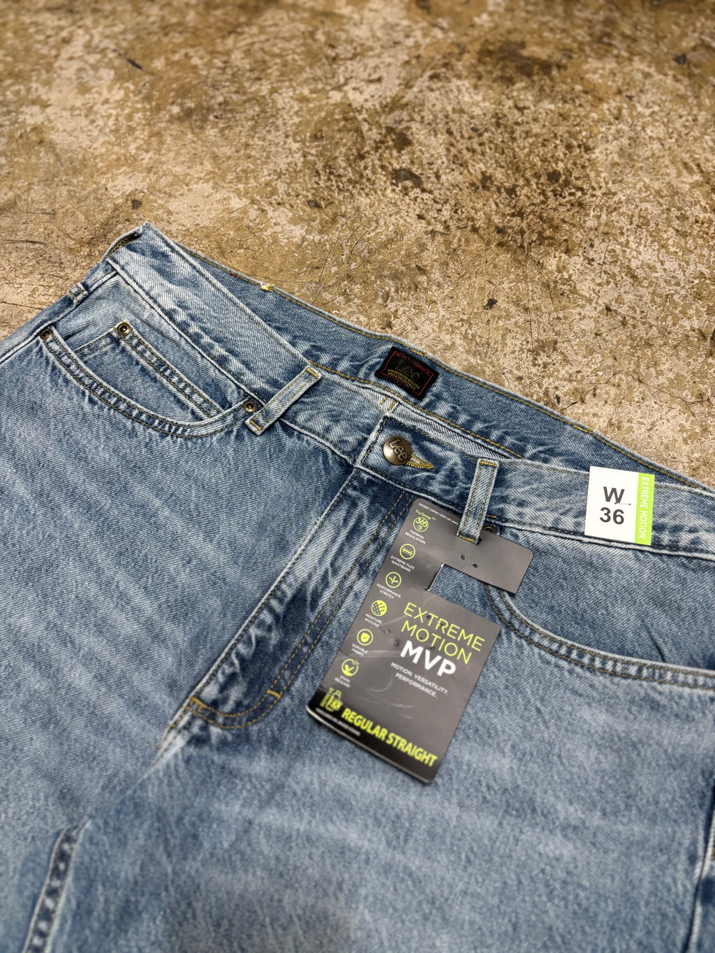 Light Wash Distressed Straight Leg Jeans Unisex Vintage Denim
