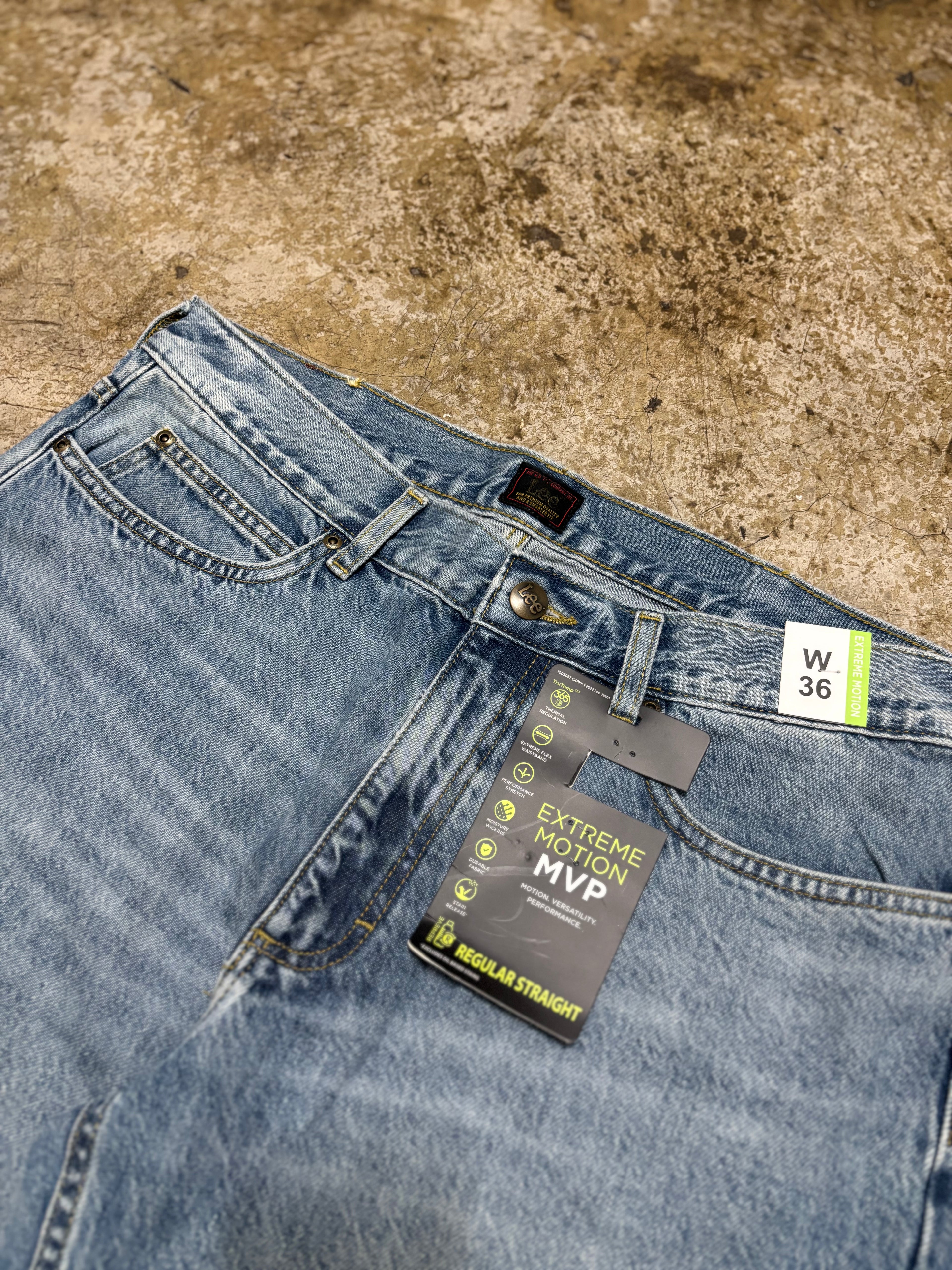 Light Wash Distressed Straight Leg Jeans Unisex Vintage Denim