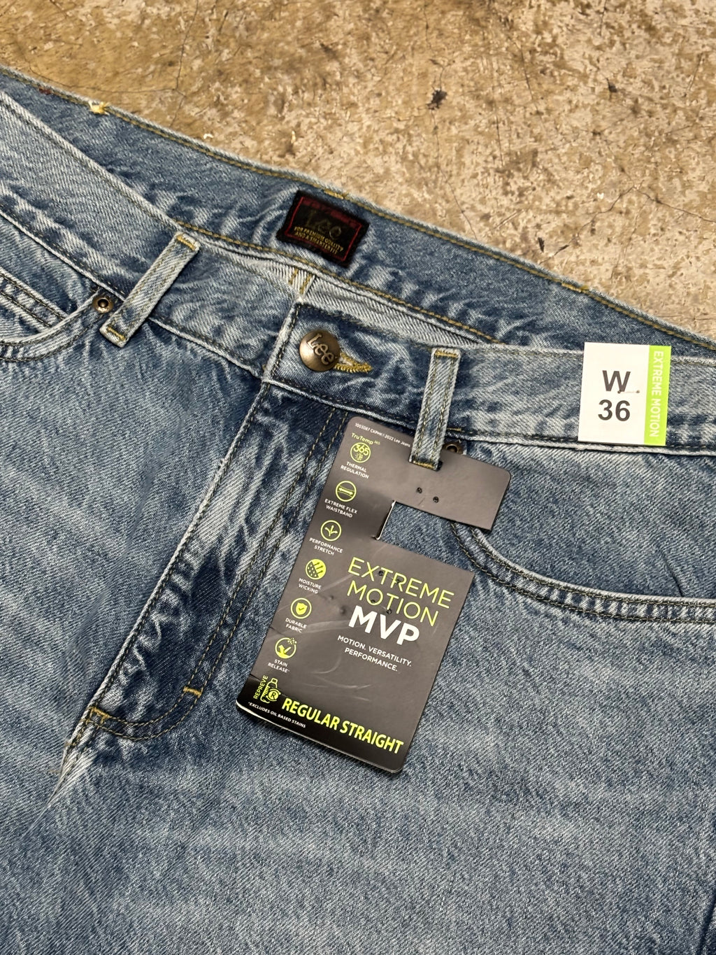 Light Wash Distressed Straight Leg Jeans Unisex Vintage Denim