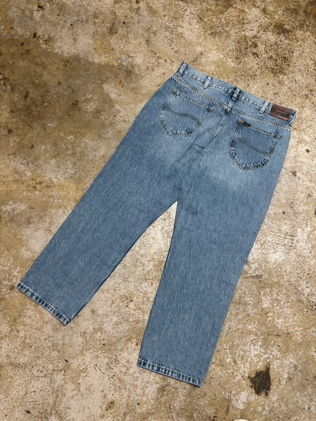 Light Wash Distressed Straight Leg Jeans Unisex Vintage Denim