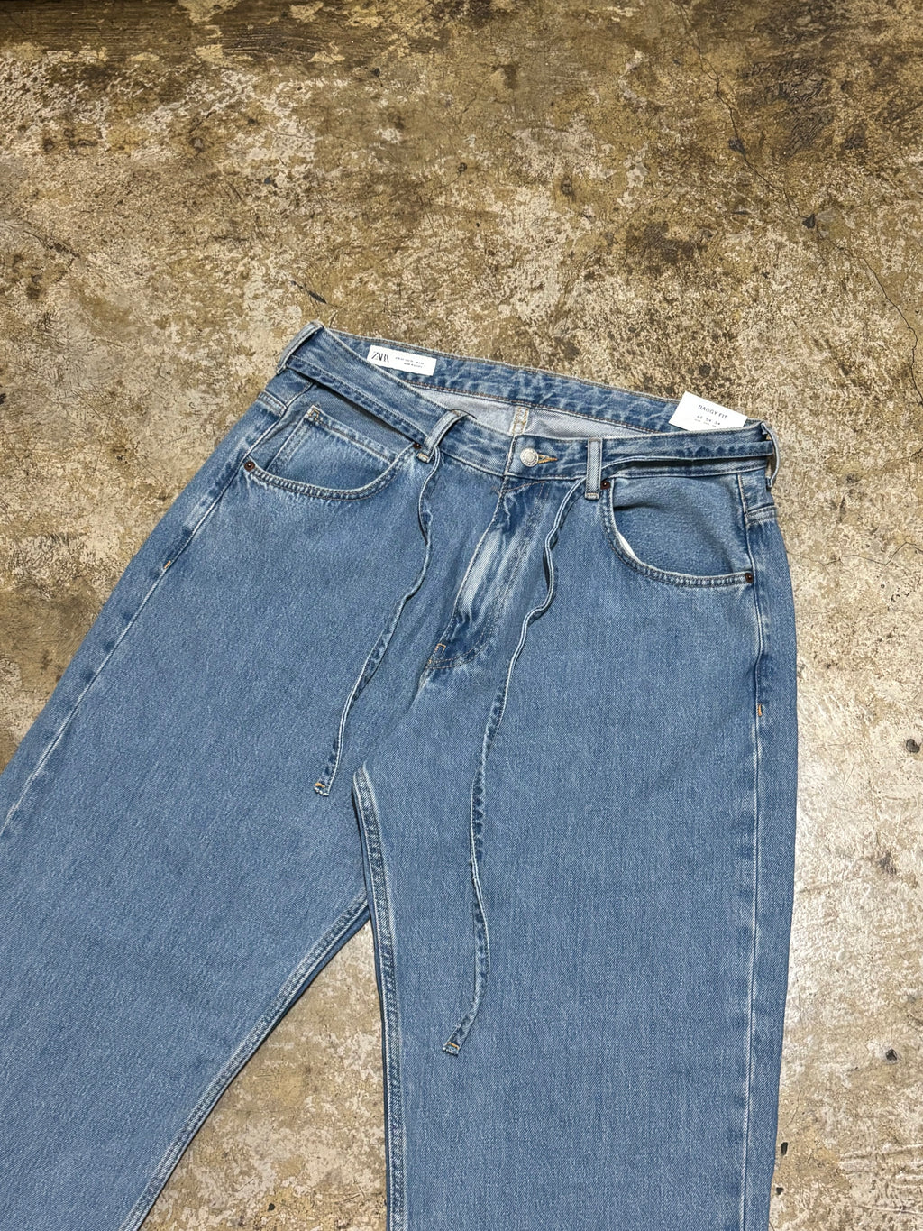 Light Wash Relaxed Straight Leg Jeans Unisex Classic Denim