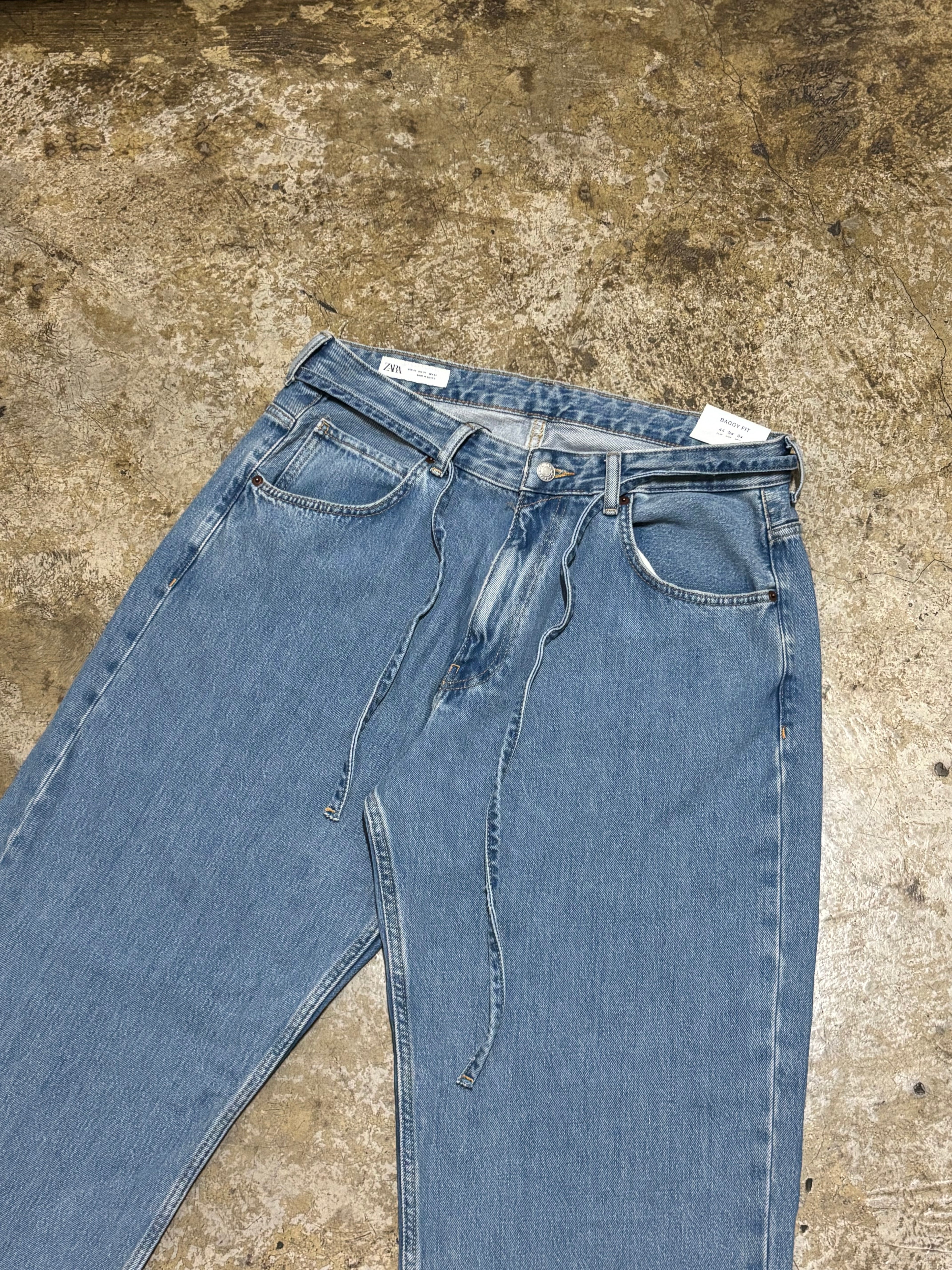 Light Wash Relaxed Straight Leg Jeans Unisex Classic Denim
