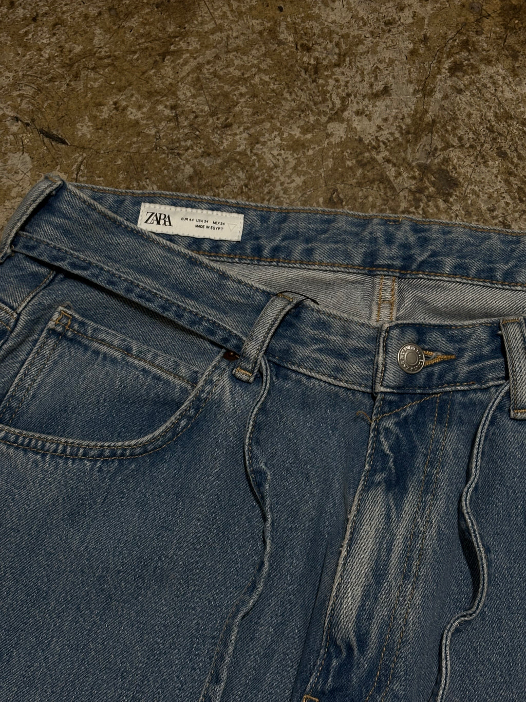 Light Wash Relaxed Straight Leg Jeans Unisex Classic Denim