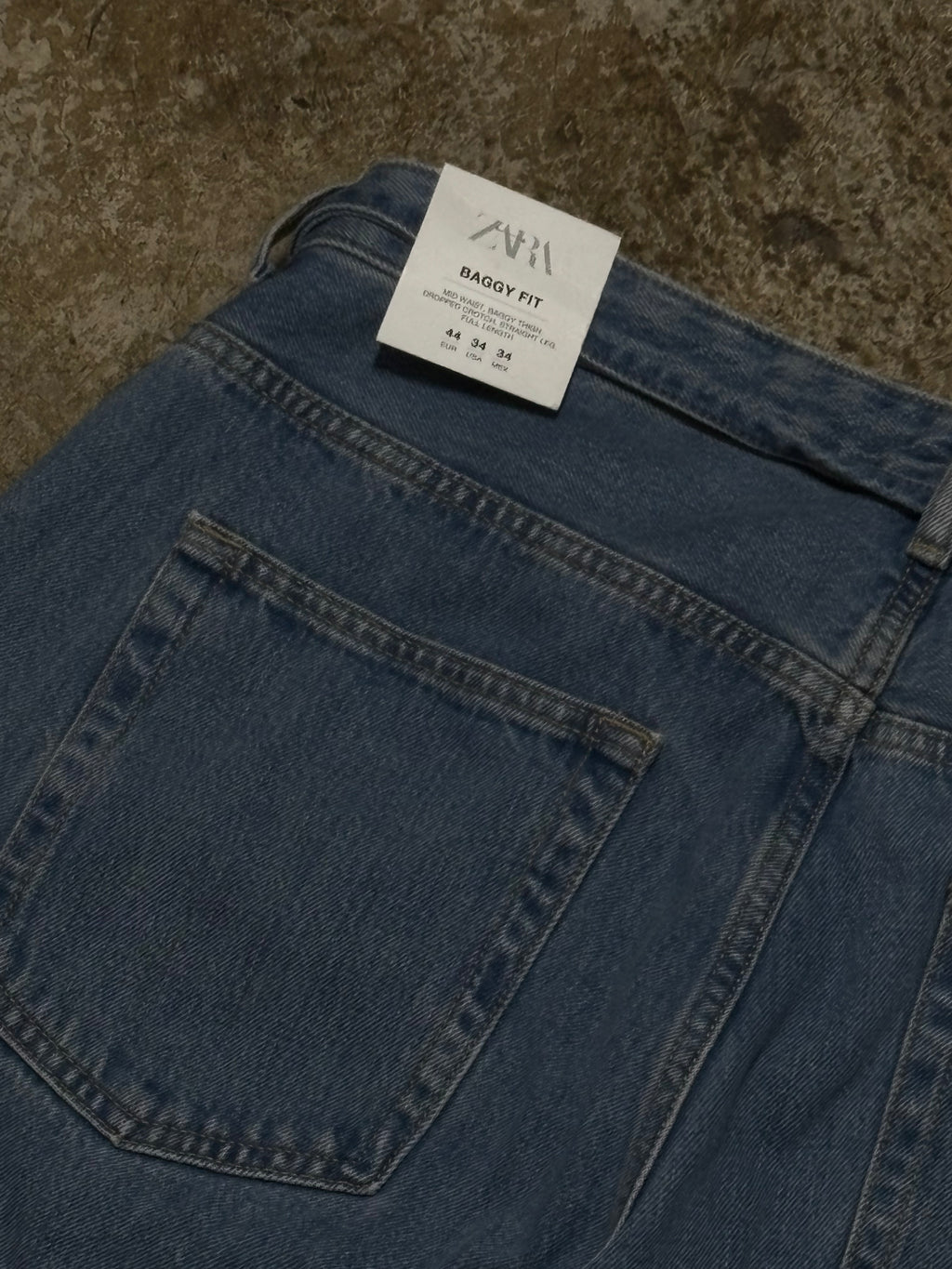Light Wash Relaxed Straight Leg Jeans Unisex Classic Denim