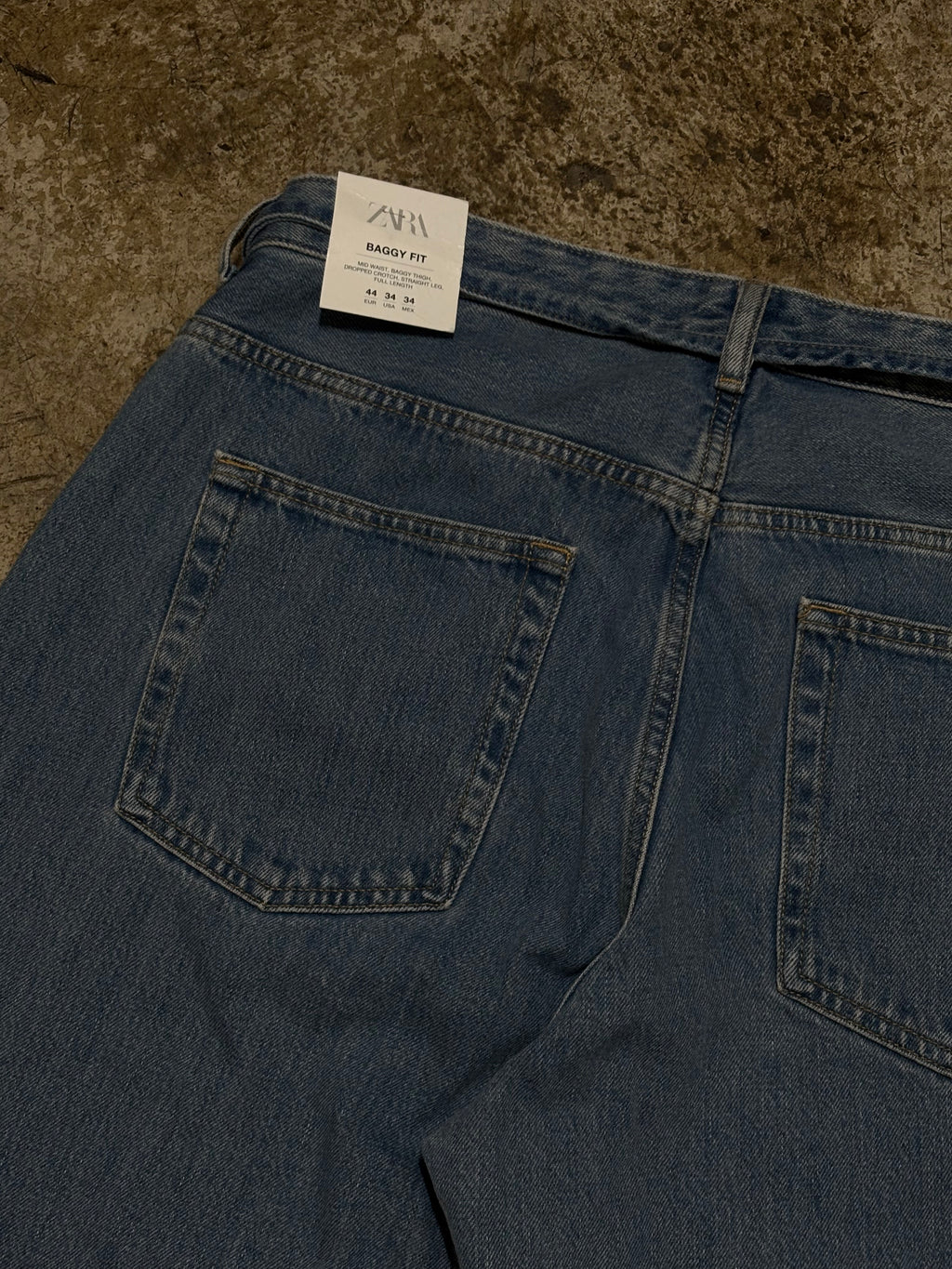 Light Wash Relaxed Straight Leg Jeans Unisex Classic Denim