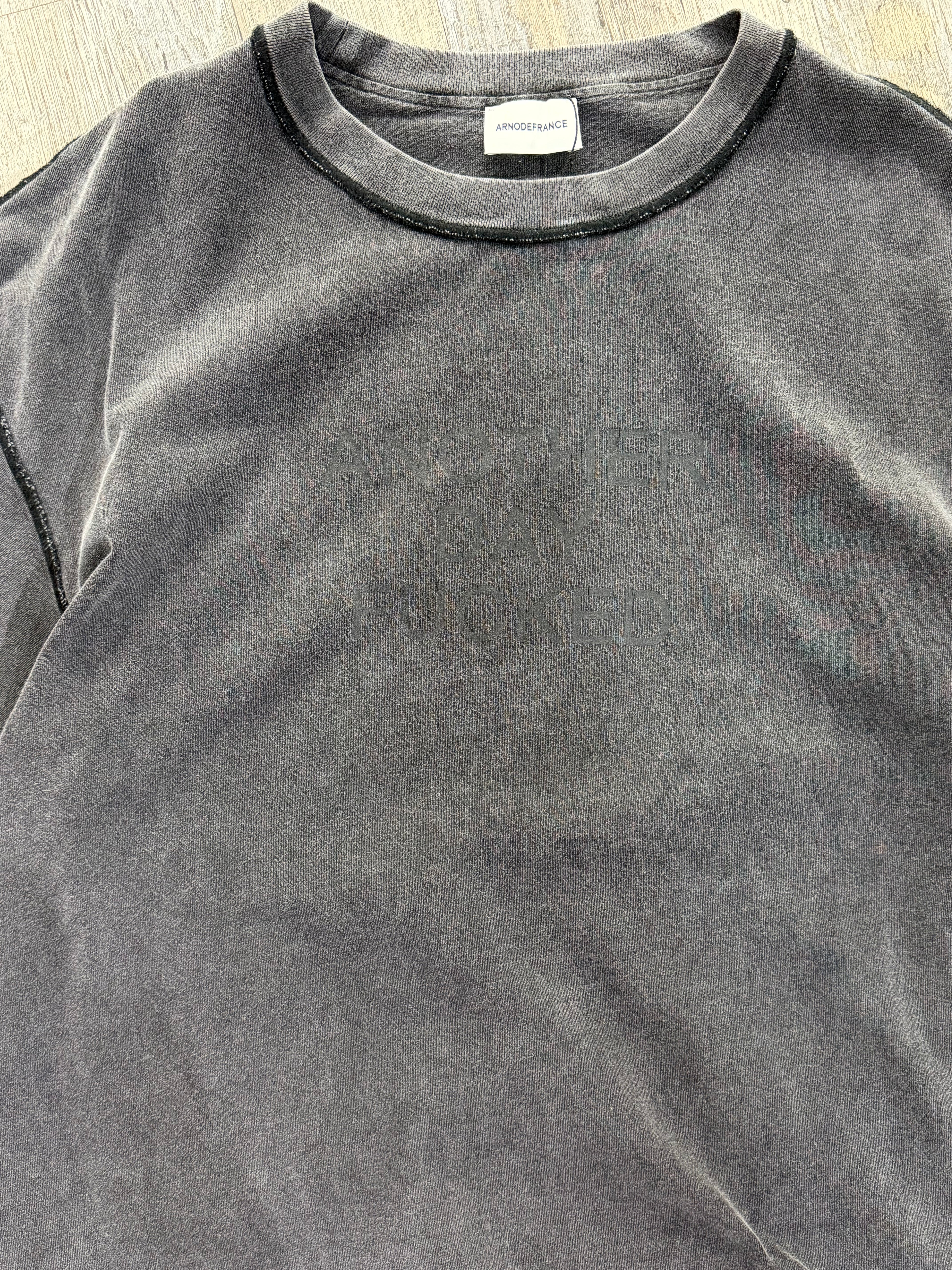 Arno De France Washed Seam Detail T-Shirt – Charcoal Grey