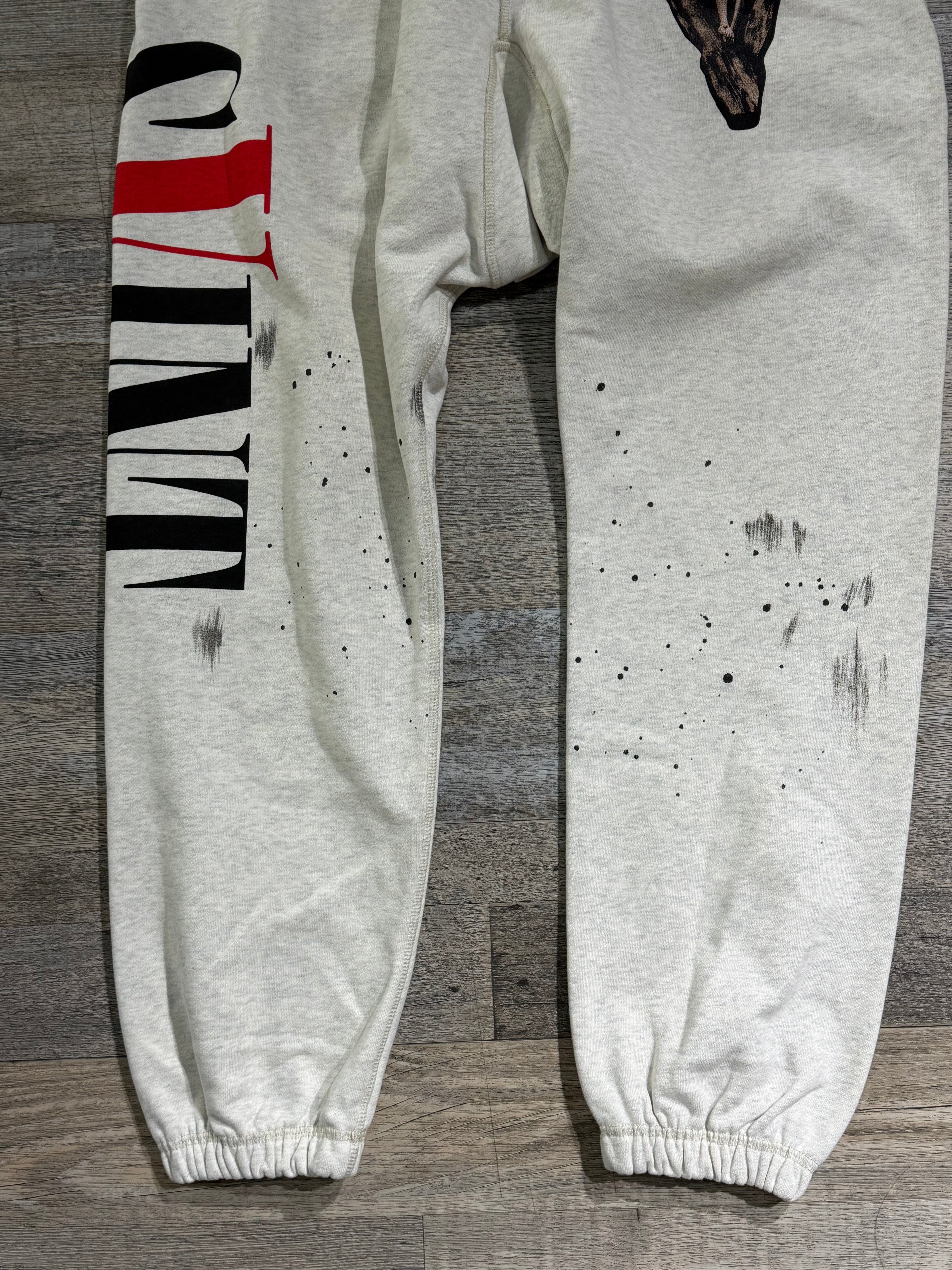 Saint “V” Graphic Sweatpants – Washed Cream