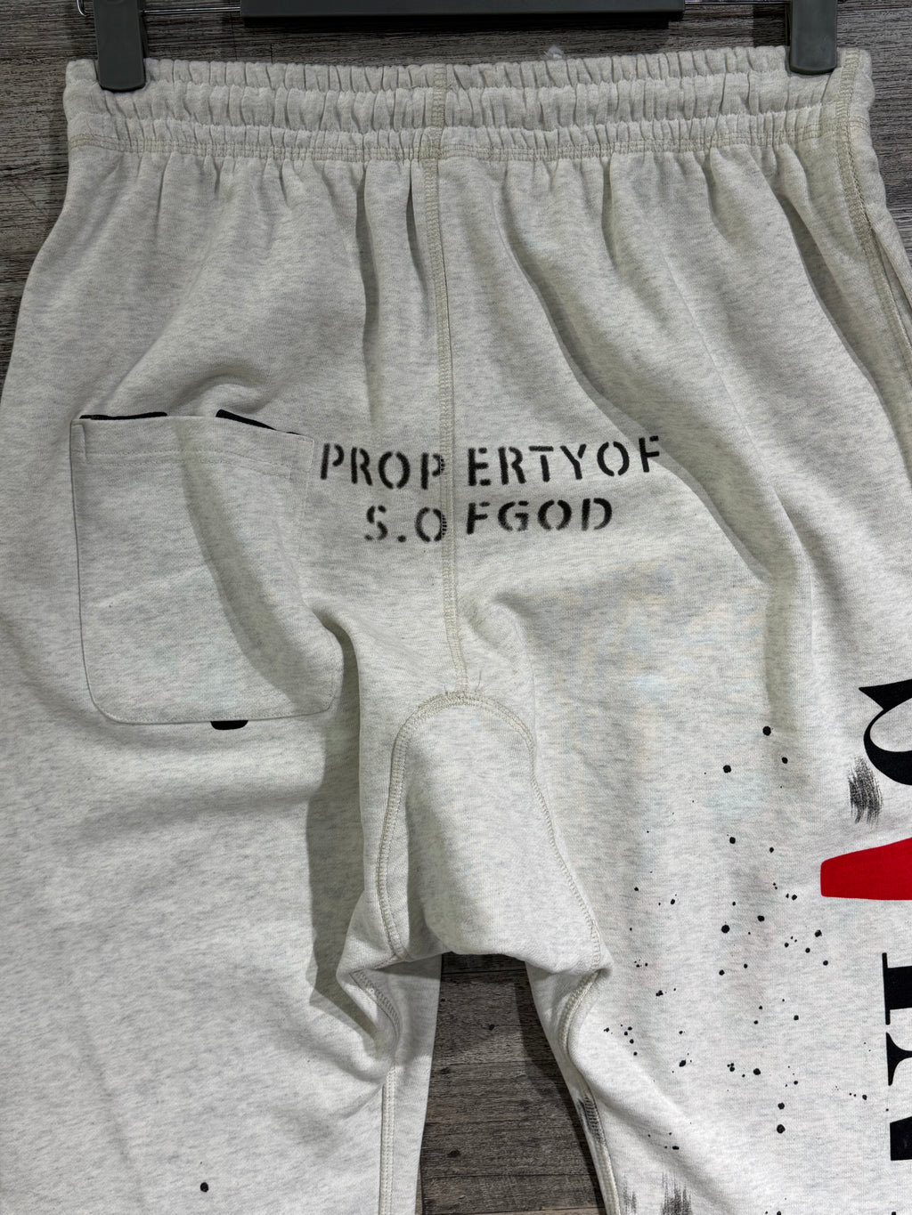 Saint “V” Graphic Sweatpants – Washed Cream