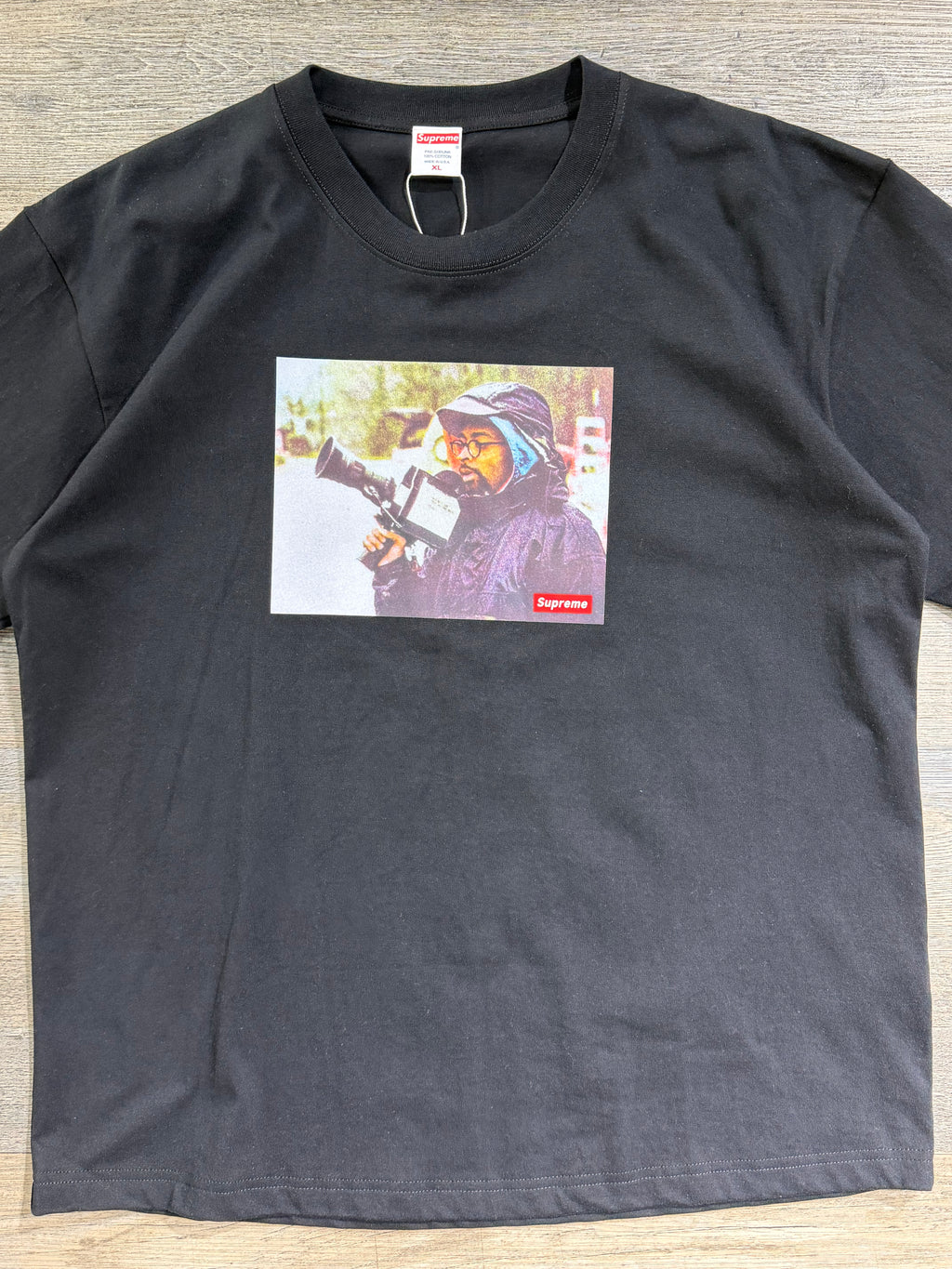 Supreme Cameraman Photo Graphic T-Shirt – Black