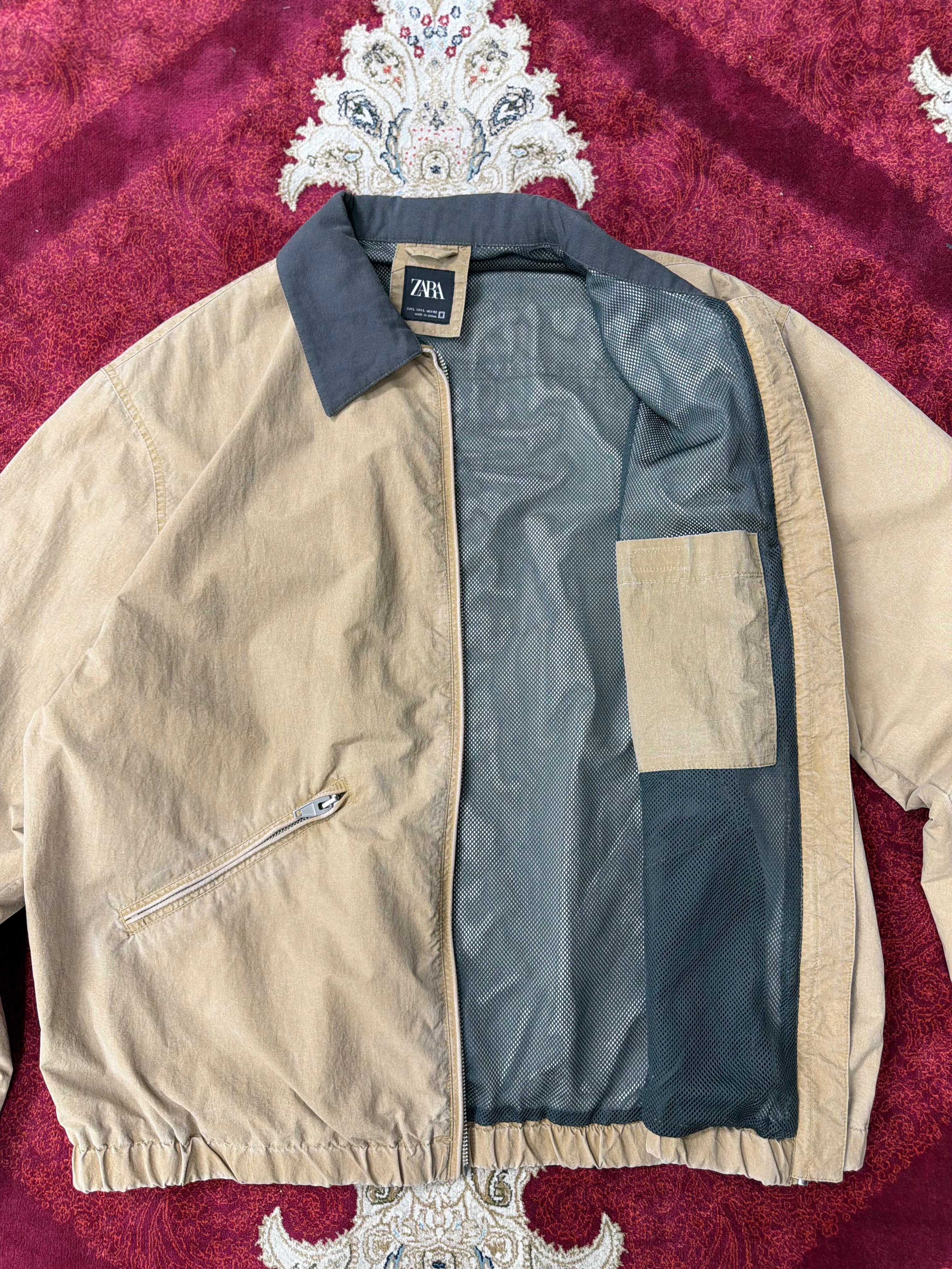 Contrast Collar Zip Jacket – Beige