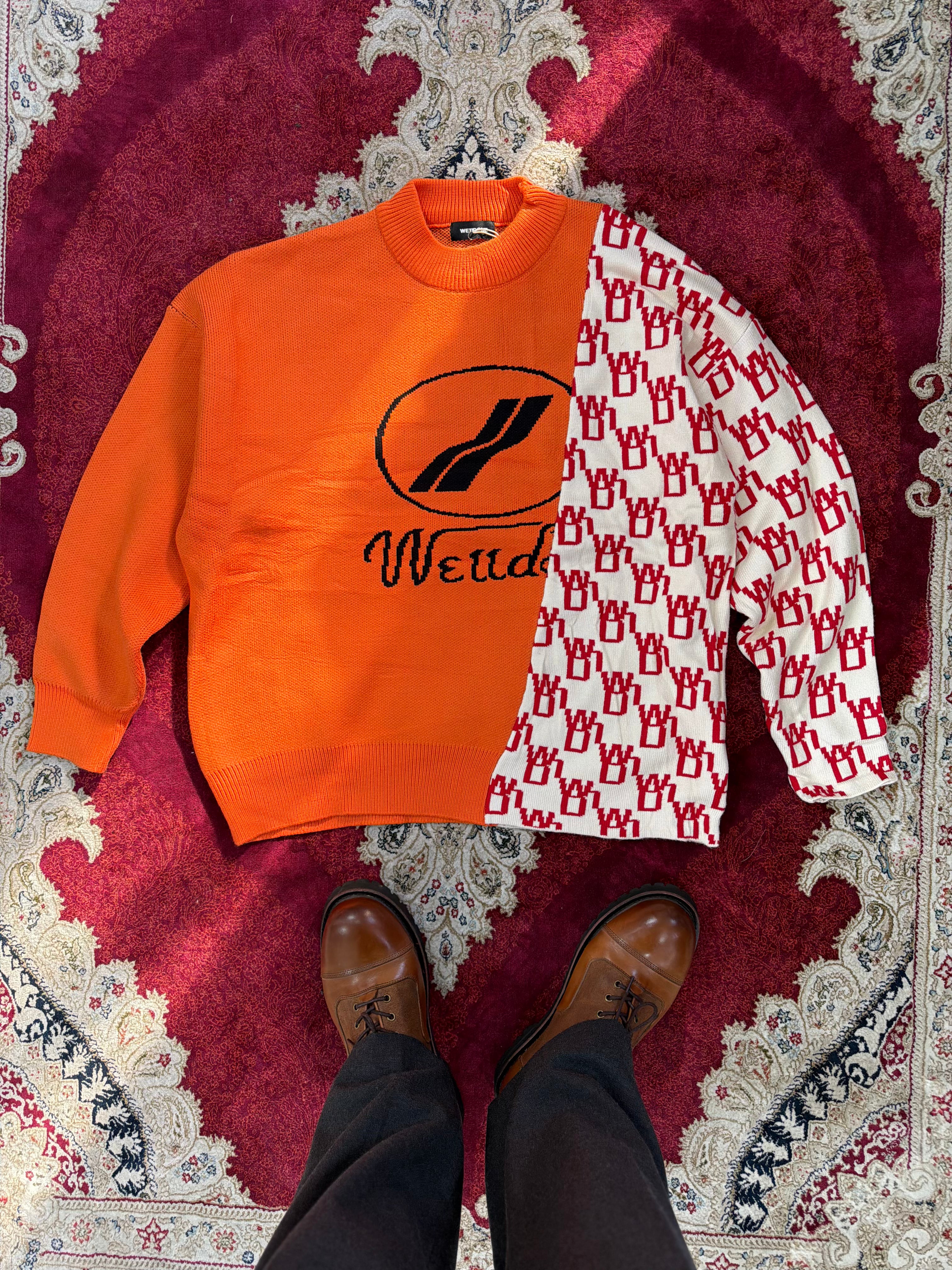 We11done Split Knit Logo Sweater – Orange / White Contrast