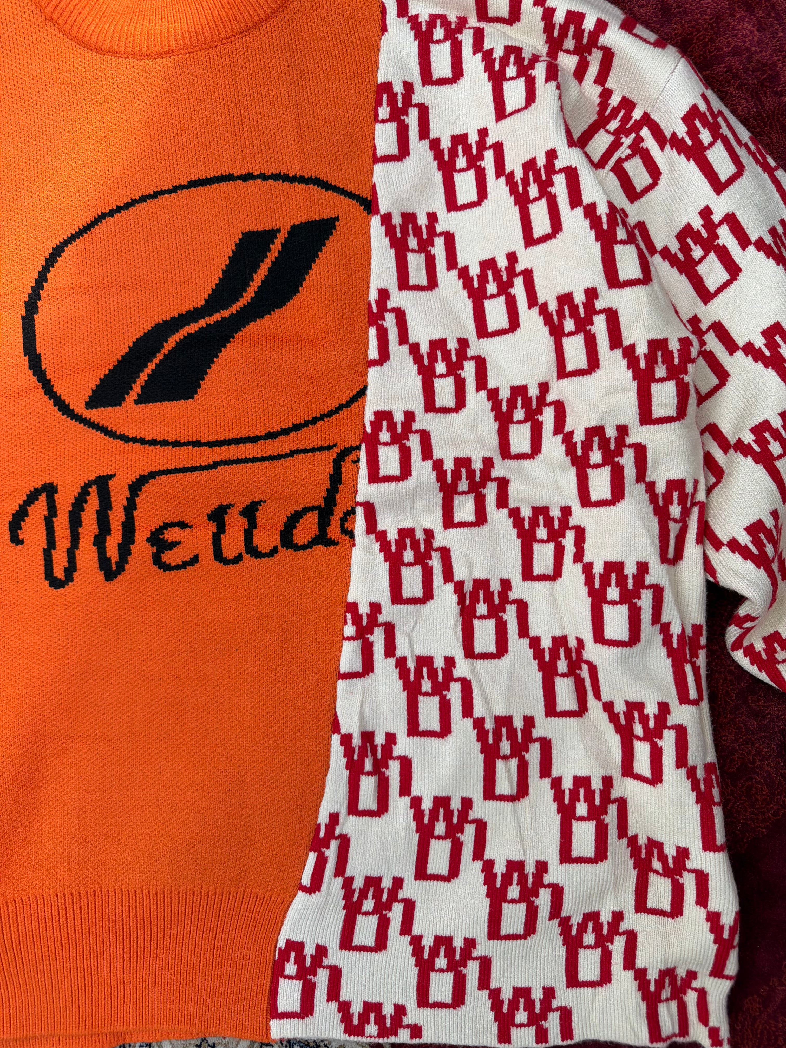 We11done Split Knit Logo Sweater – Orange / White Contrast