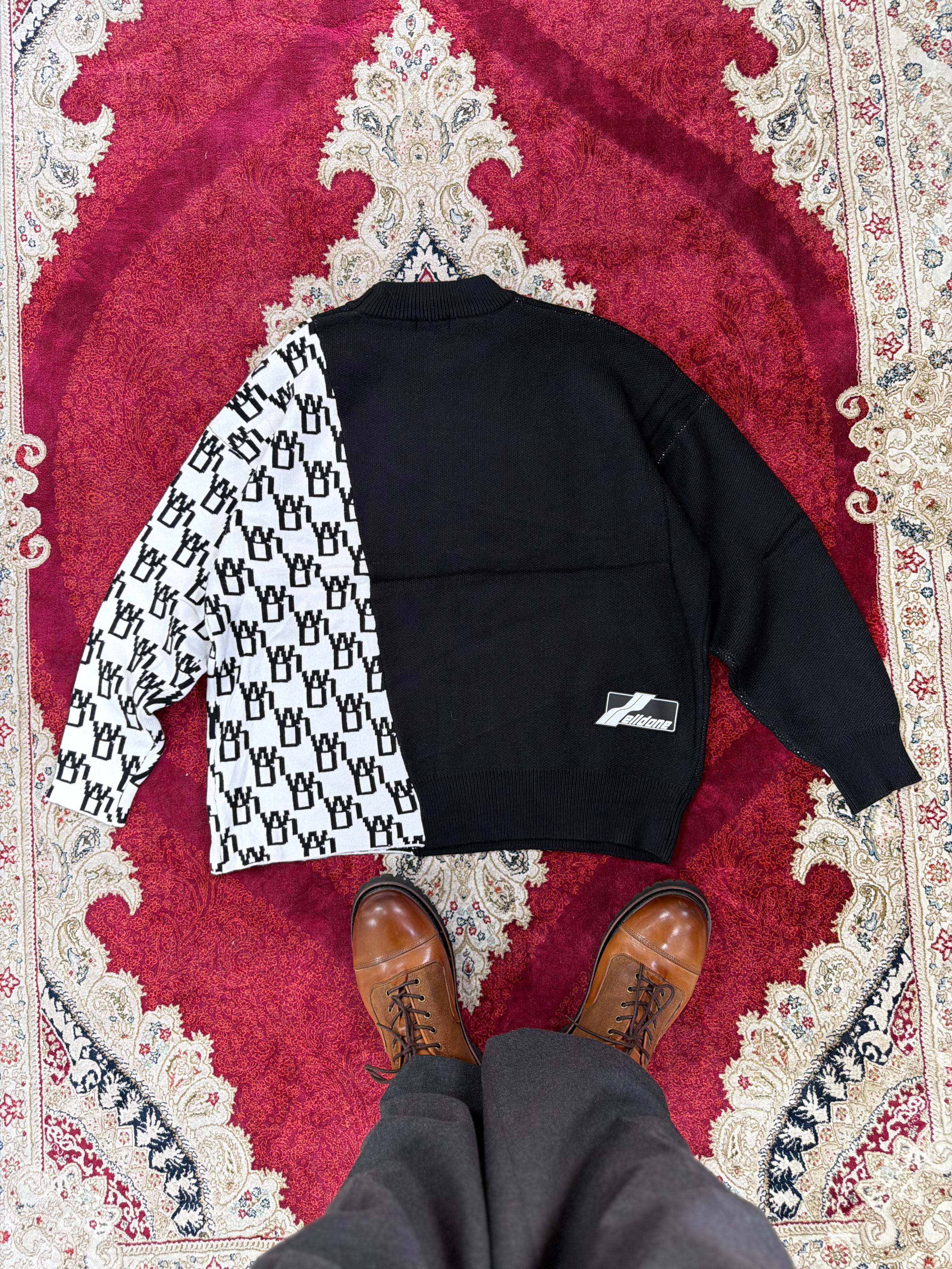 We11done Split Knit Logo Sweater – Black / White Contrast