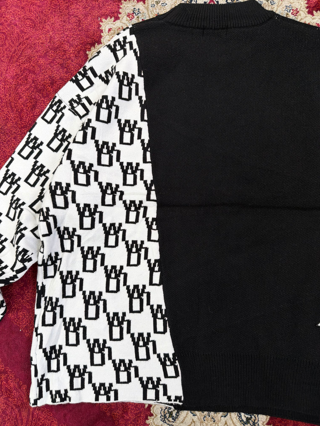 We11done Split Knit Logo Sweater – Black / White Contrast