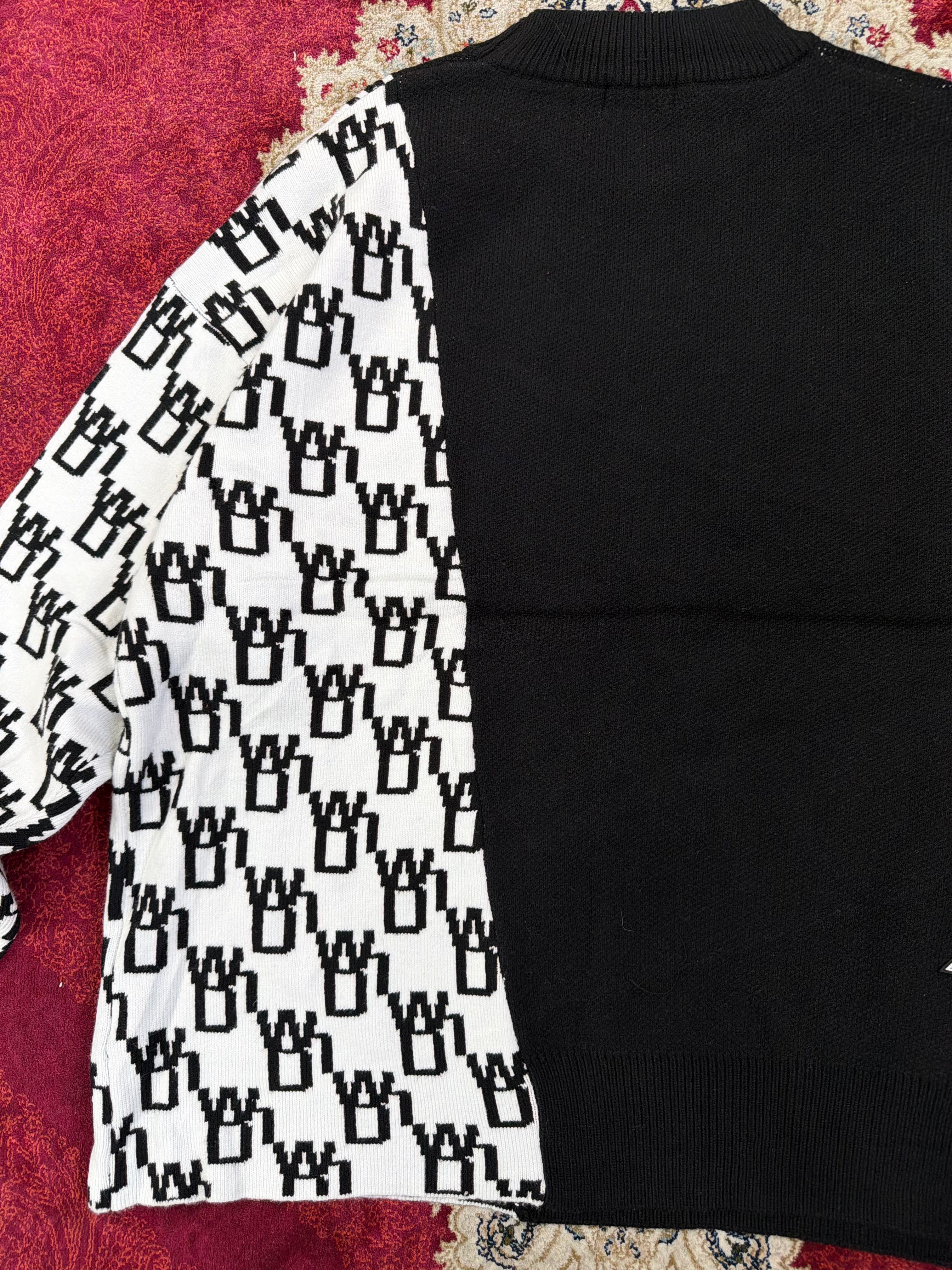 We11done Split Knit Logo Sweater – Black / White Contrast