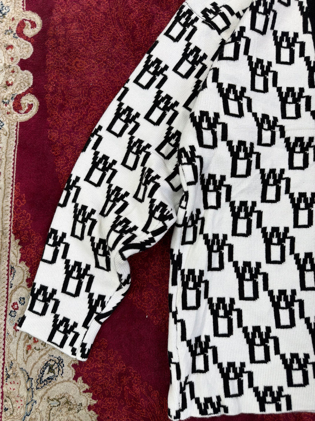 We11done Split Knit Logo Sweater – Black / White Contrast