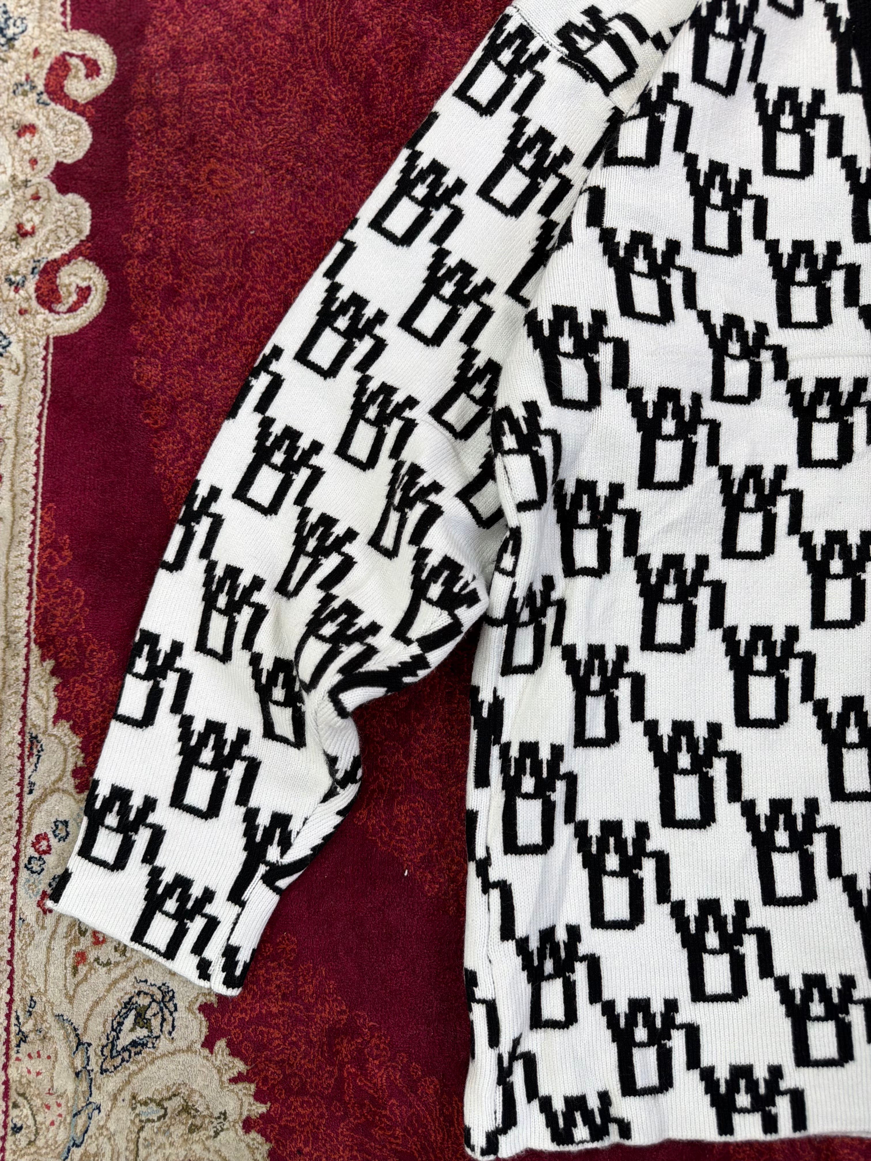 We11done Split Knit Logo Sweater – Black / White Contrast